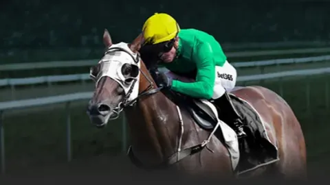 “冬奥辉煌延续：小萨马兰奇点赞中国冰雪热情，亚冬会热度高涨新华网报道”